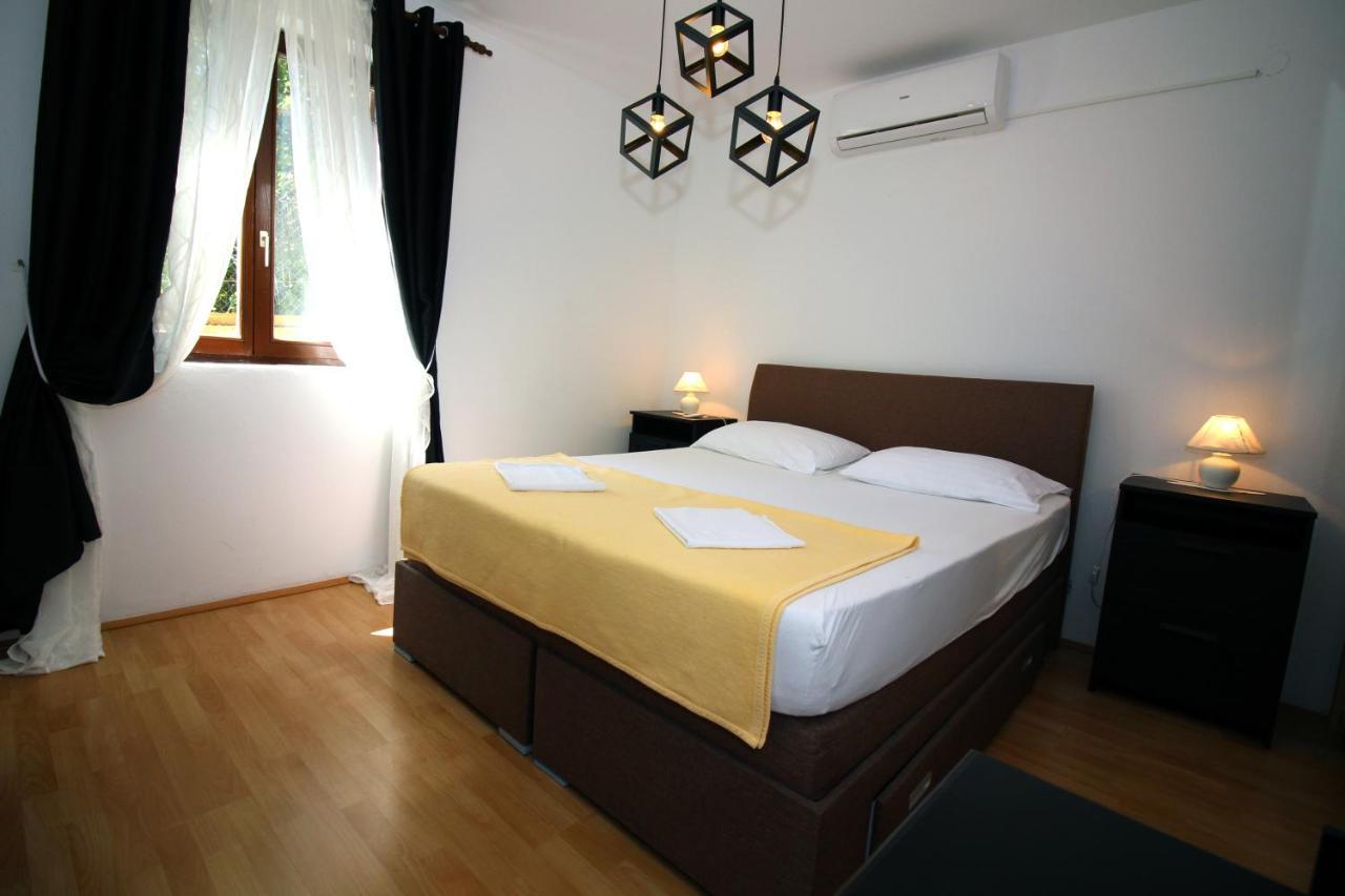 Kate'S Home Tisno Ngoại thất bức ảnh